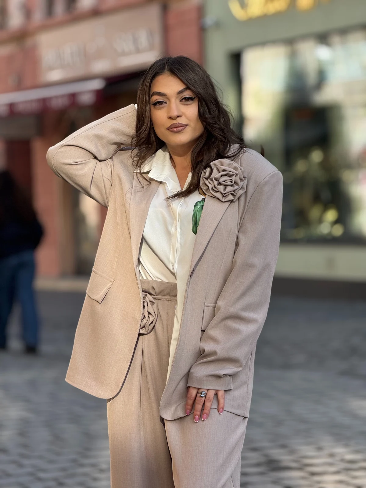 Sacouri - Sacou dama bej elegant cu brosa detasabila