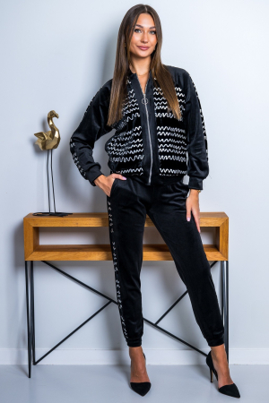 Costum si compleu - Trening dama negru din catifea cu fermoar si model pe jacheta