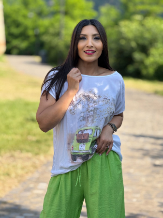 Tricouri si topuri - Tricou alb cu imprimeu masinuta verde