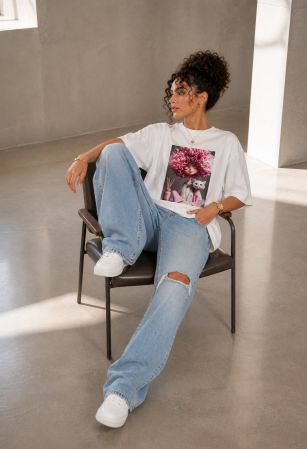 Colectia NOUA - Tricou dama alb cu imprimeu fată creața roz