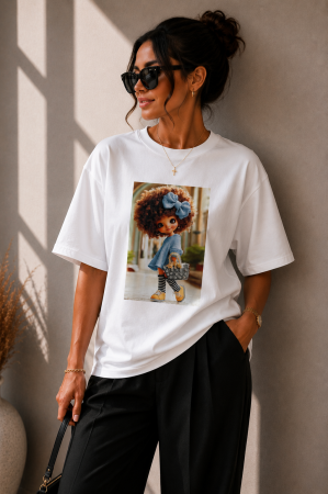 Colectia NOUA - Tricou dama alb din bumbac cu imprimeu fetita cu poseta cu aplicatii perlute