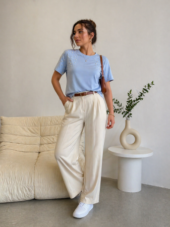 Tricouri si topuri - Tricou dama bleu cu aplicatii perlute