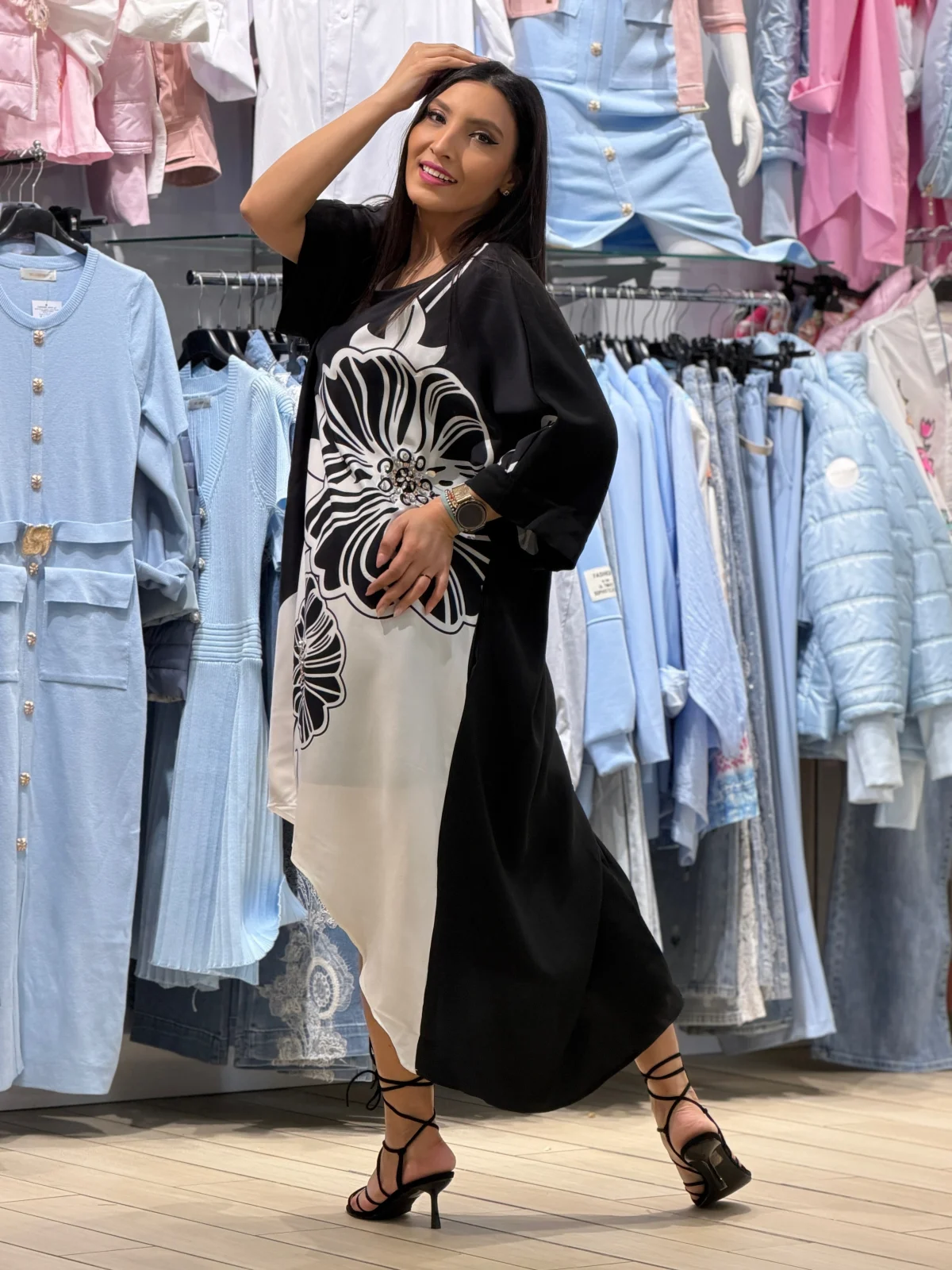 Colectia NOUA - Tunica dama neagra cu imprimeu floral alb