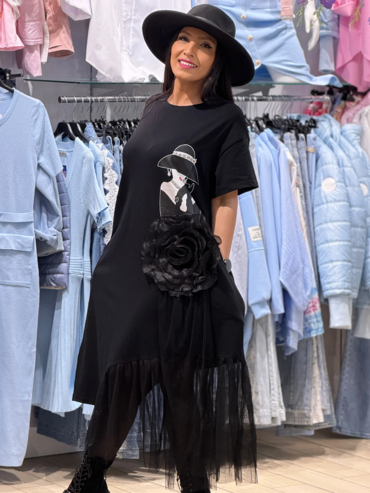 Colectia NOUA - Tunica dama neagra cu voal si trandafir 3D