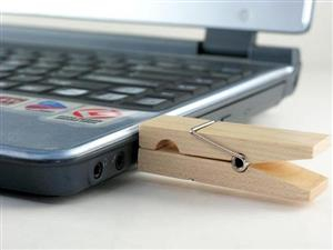 Stick USB - clemă din lemn [2]