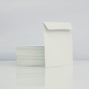 Carcase și plicuri CD/DVD [comanda minimă - 10 buc/produs] - Plic CD din carton alb (pachet de 50 bucăți) [stoc epuizat momentan]