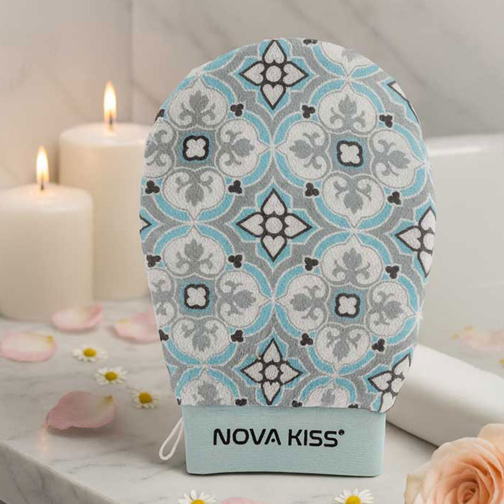 AI GRIJĂ DE PIELEA TA CU MĂNUȘILE EXFOLIANTE