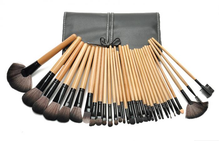 Set de 32 Pensule Profesionale din Par Natural, manere din Lemn-big