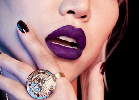 Ruj mat L'Oreal Paris Color Riche Lipstick Balmain Couture, 467 Freedom, 3.9g3