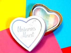 Iluminator Makeup Revolution I Heart Makeup a Rainbow Highlighter made by unicorns - Unicorns Heart7