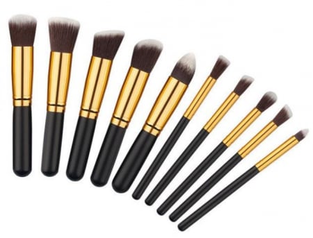 Set 10 Pensule Profesionale Top Quality Kabuki cu Etui, Gold Edition1