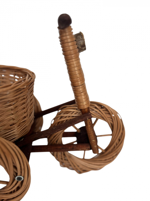 Bicicletă Decorativă din Răchită – Suport Elegant pentru Ghivece [2]