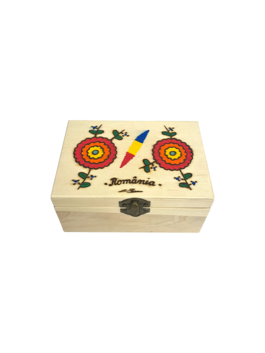 Casetă din lemn pirogravată și pictată manual [1]
