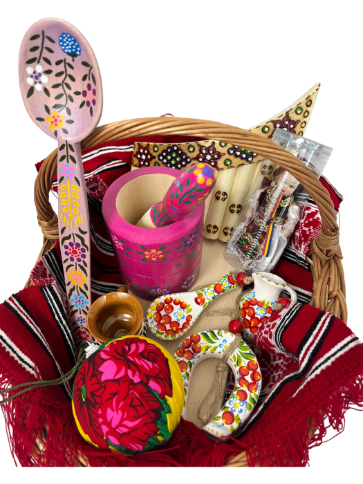 Coș cadou-3 cu produse lucrate manual – un dar autentic, plin de tradiție [3]