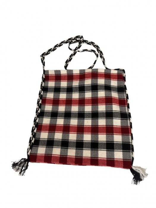 Geantă tradițională din material textil cu model în carouri – perfectă pentru colindat și cadouri [3]