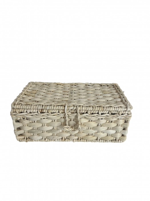 Ladă împletită manual din pănușă, cu capac și cadru metalic – practică, elegantă, naturală [1]