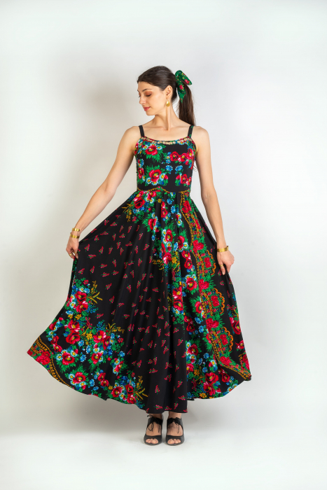 Rochie Lunga cu Banuti [2]