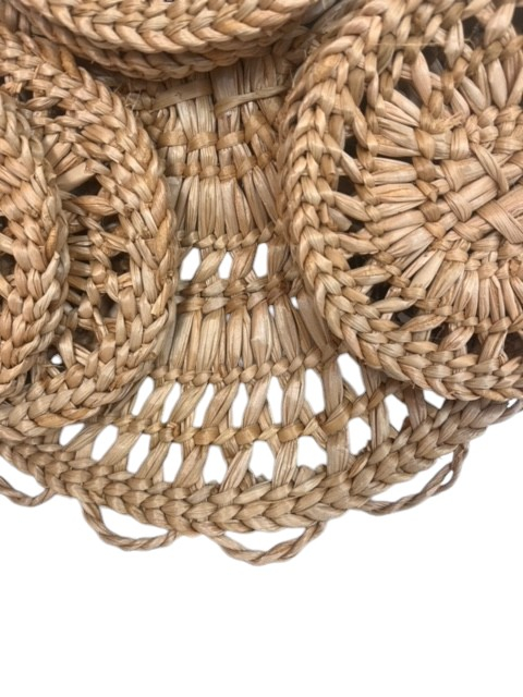 Set artizanal de suporturi de masă din papură - Eleganță naturală pentru mesele tale festive [4]