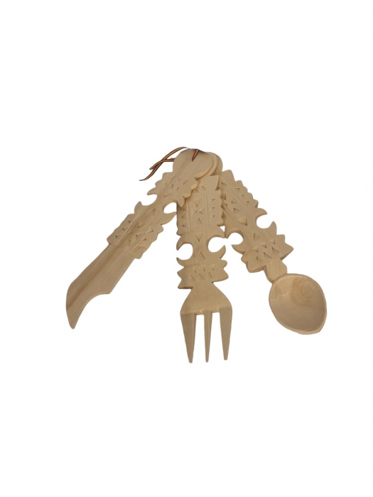 Set de trei piese sculptate manual în lemn de tei – Tradiție și eleganță românească [2]