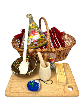 Coș cadou-1 cu produse lucrate manual – un dar autentic, plin de tradiție [1]