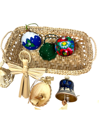 Coș cadou cu decorațiuni pentru bradul de Crăciun [4]