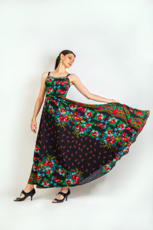 Fashion si Bijuterii - Rochie Lunga cu Banuti