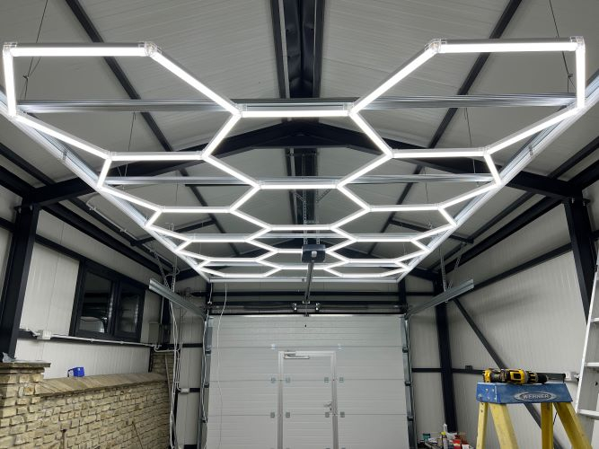 14 hexagoane led honeycomb pentru detailing auto si ateliere auto [8]