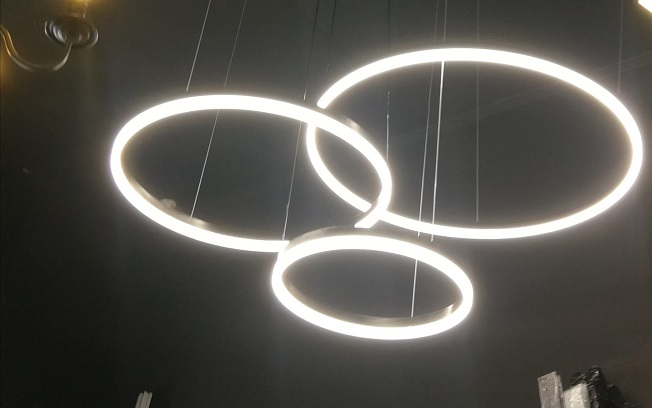 LUSTRA LED DIMABILA CU TELECOMANDA 3 FUNCTII 204w Suspendata [2]