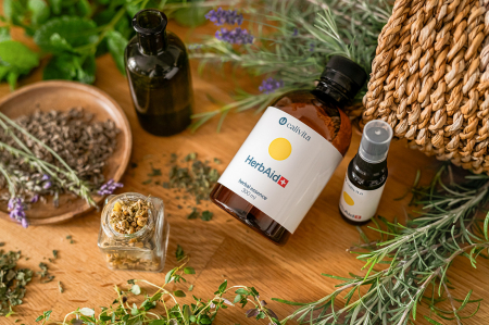 HerbAid + 300 ml esenţă perfect echilibrată de 53 de plante medicinale pentru piele [1]