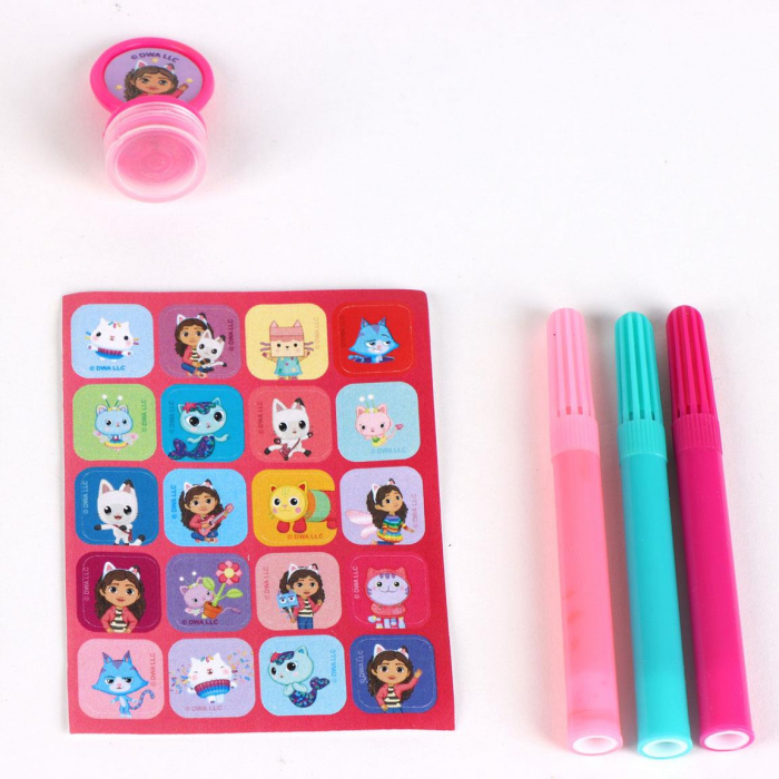 Caiet de activitati Gabby's Dollhouse cu pagini de colorat si autocolante [4]