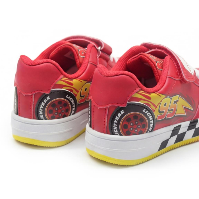 Pantofi sport cu personajul Cars, produs licențiat [5]