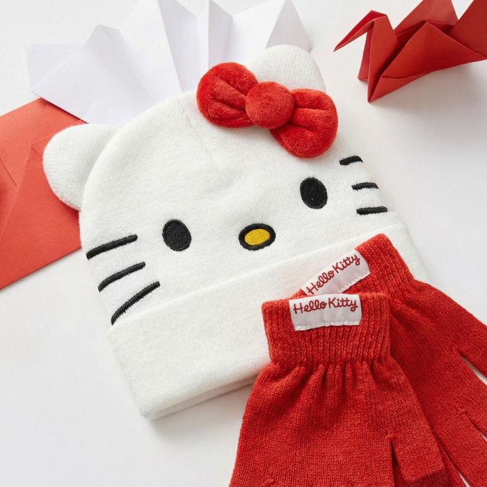 Set 2 piese pentru iarna din acril, caciula si manusi Hello Kitty [6]