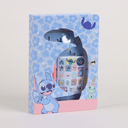 Jocuri si jucarii - Caiet de activitati Lilo & Stitch cu pagini de colorat si autocolante