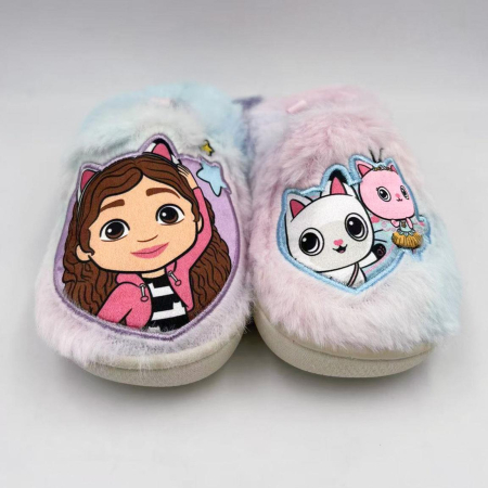 Imbracaminte si incaltaminte copii - Papuci de casa pufosi cu talpa groasa Gabby's Dollhouse