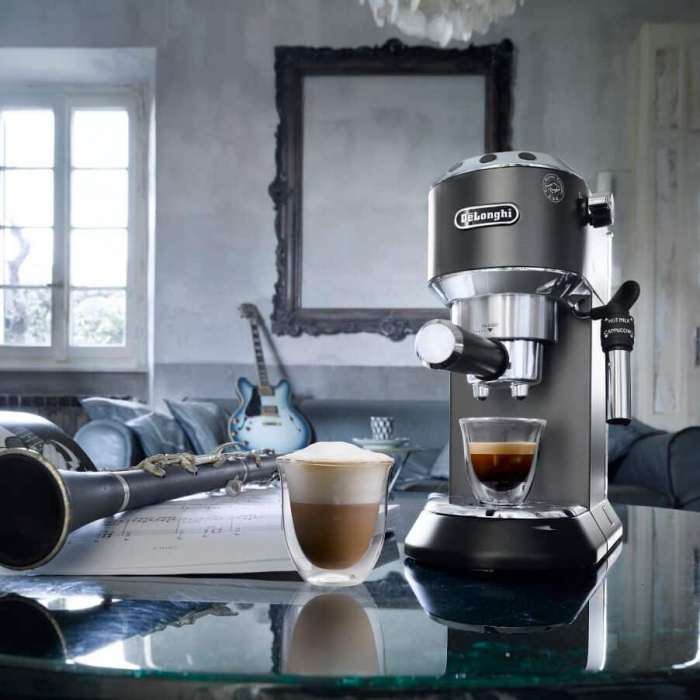 Espressor Manual De’Longhi Dedica EC685.BK, 1350W, 15 Bar, Cappuccino, Americano, Latte, Macchiato, Cafea Măcinată și Paduri, Rezervor 1.1 L, Negru pukika.ro [6]