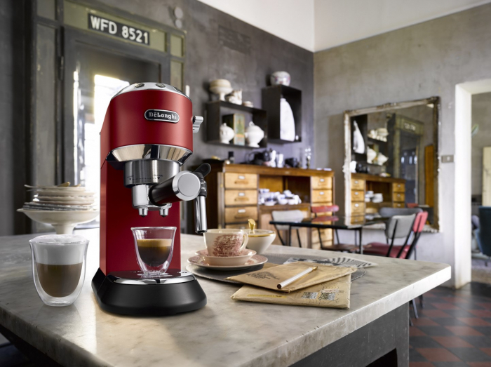 Espressor Manual De’Longhi Dedica EC685.R, 1350W, 15 Bar, Cappuccino, Espresso, Latte, Macchiato, 1.1 L, Compact, Roșu pukika.ro [6]