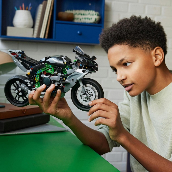 LEGO Kawasaki Ninja H2R 42170 [3]