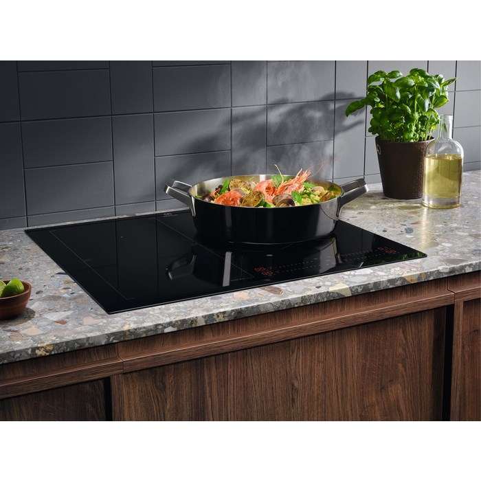 Plită cu Inducție Electrolux EIS62453IZ, 59 cm, 4 Zone Infinite, Funcție Bridge, Hob2Hood, Control Slider, Negru pukika.ro [2]