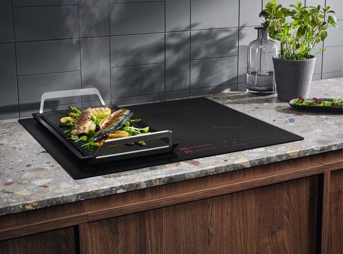 Plită cu Inducție Electrolux EIS62453IZ, 59 cm, 4 Zone Infinite, Funcție Bridge, Hob2Hood, Control Slider, Negru pukika.ro [6]
