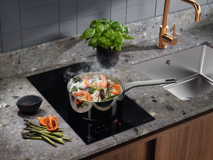 Plită cu Inducție Electrolux LIT30230C, 29 cm, 2 Zone, Touch Control, Domino, Funcție PowerBoost, Sticlă Neagră pukika.ro [3]