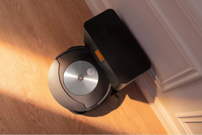 Robot Aspirator + Mop 2‑în‑1 iRobot Roomba Combo J7 C7158, 4‑Etape Aspirare, Mop Retractabil, Navigație PrecisionVision, Wi‑Fi, Negru pukika.ro [9]