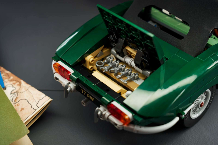 Set de construcție LEGO Icons Jaguar E-Type 11381, 1673 piese - pukika.ro [16]