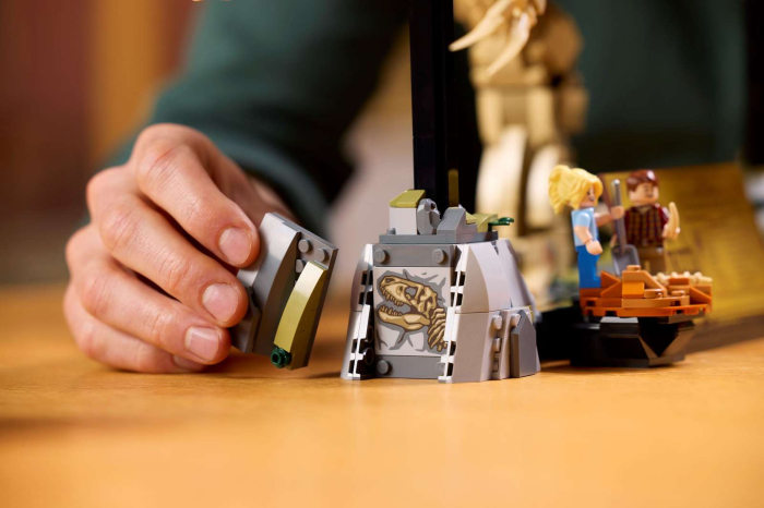 Set de constructie LEGO Jurassic Park 76968, schelet dinozaur Tyranozaur, 33cm, 3145 piese - pukika.ro [7]