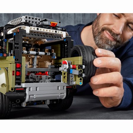 LEGO® Technic: Land Rover Defender 42110 [2]