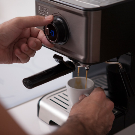 Espressor Automat BLACK+DECKER ES9200010B, 15 Bar, 1200 W, Cafea, Espresso, Cappucciono, Rezervor 1.2 L, Negru pukika.ro [7]