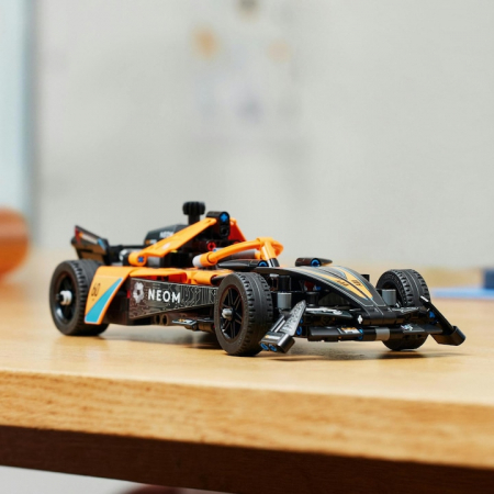 LEGO Neom Mclaren Formula E race car 42169 [4]