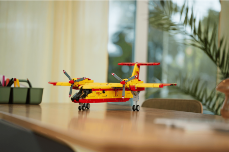 LEGO® Technic - Avion de pompieri 42152, 1134 piese pukika.ro [9]