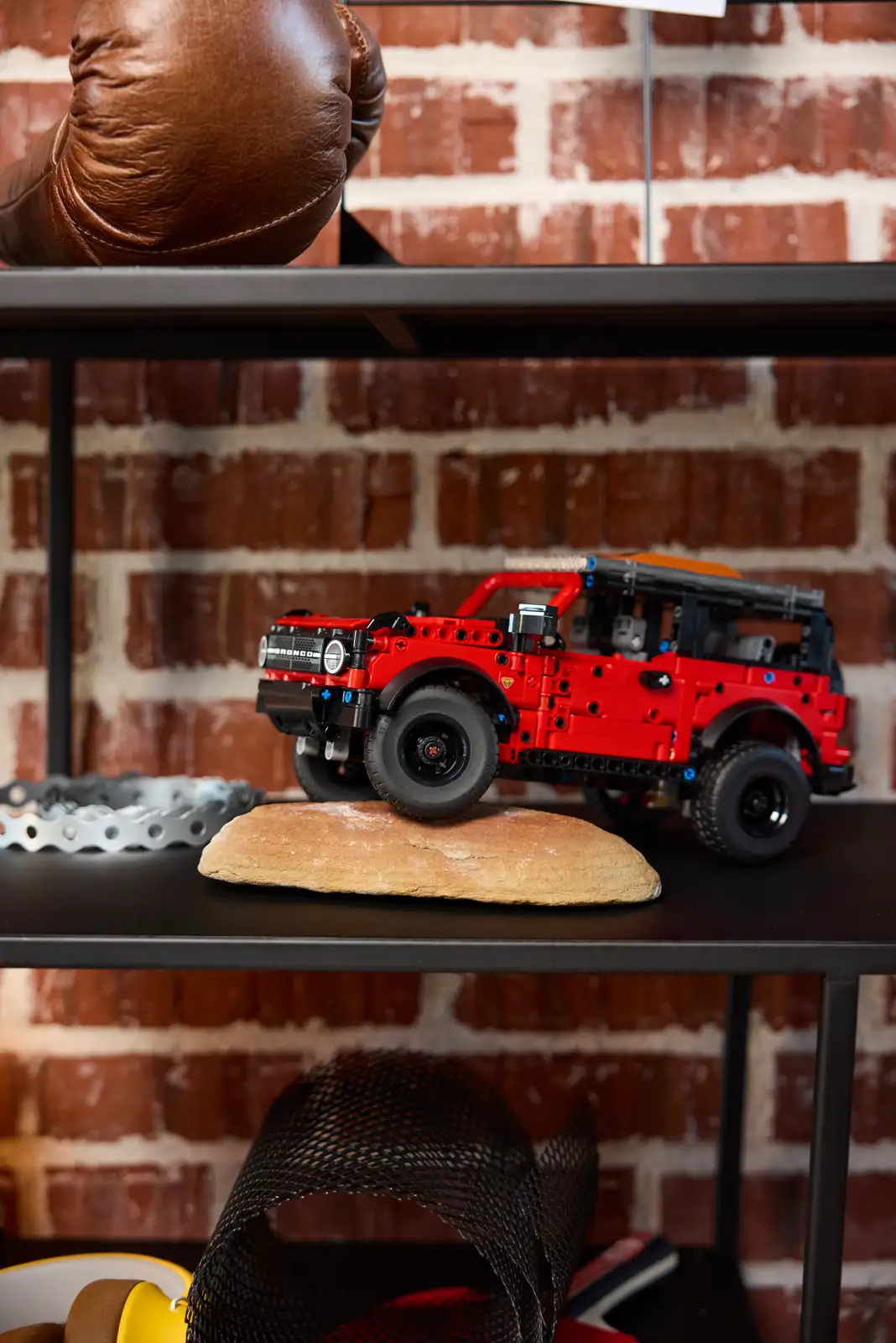 LEGO® Technic - SUV Ford Bronco® 42213, 943 piese, pukika.ro [8]