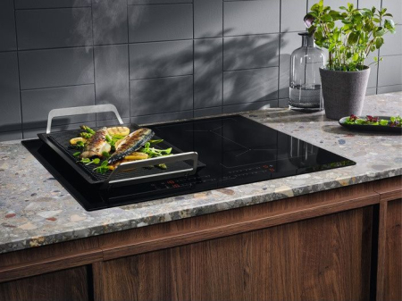 Plită cu Inducție Electrolux, 7350 W, 4 zone, Touch, sticlă neagră pukika.ro [1]