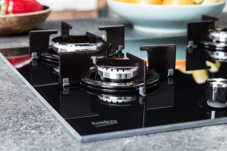 Plită pe gaz Beko HILG64220S, 58 cm, 4 zone, sticlă, Negru pukika.ro [1]